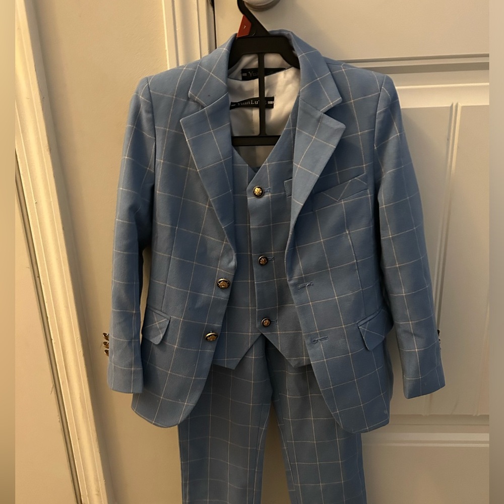 Yuan Lu Boys Tuxedo 3 piece set